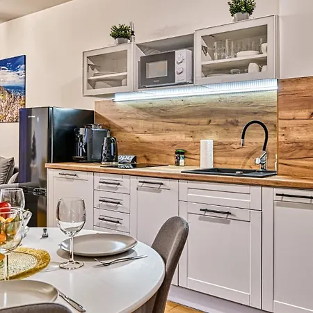 A5 Z Basenem, Sauna, Jacuzzi, Silownia - 5d アパート *